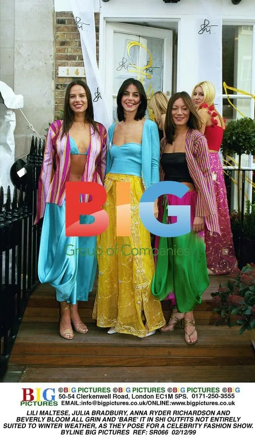 Celebrities Pose in Shi Outfits