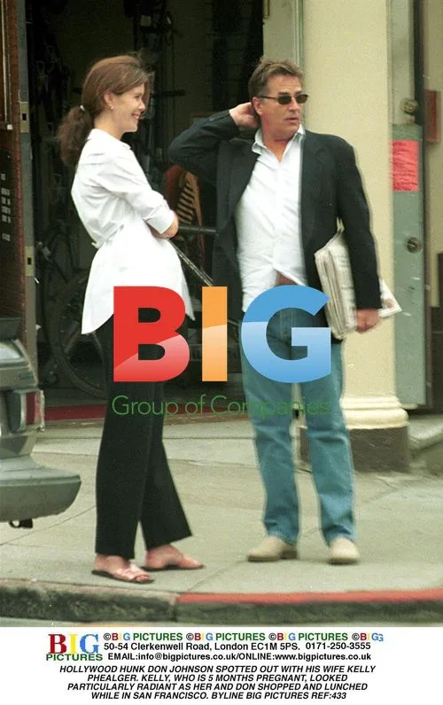 Don Johnson and Pregnant Wife Kelly Shopping
