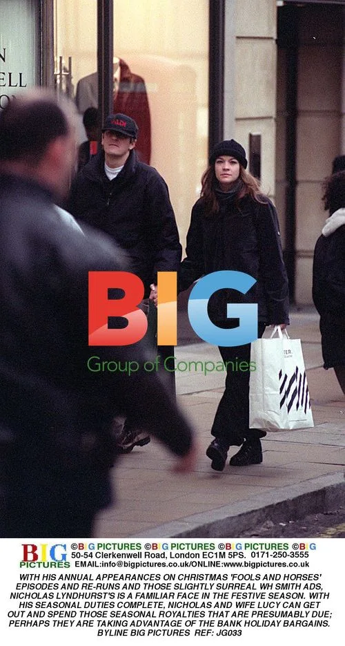 Nicholas Lyndhurst & Wife Lucy Shopping