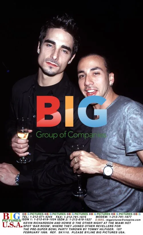 KEVIN RICHARDSON AND HOWIE D AT BAR ROOM