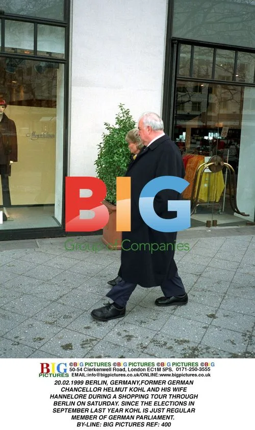 Helmut Kohl and wife Hannelore shopping in Berlin