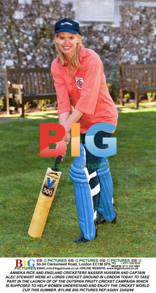 Anneka Rice and cricketers launch Fruity Cricket campaign