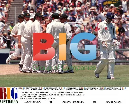 Shane Warne takes wicket of Mark Butcher