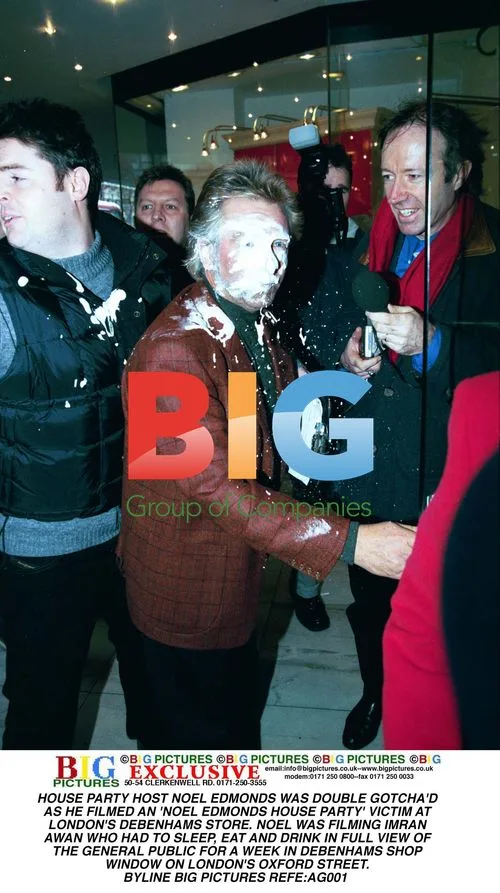 Noel Edmonds 'House Party' Stunt at Debenhams