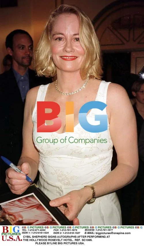 Cybil Shepherd Signing Autographs at Hotel