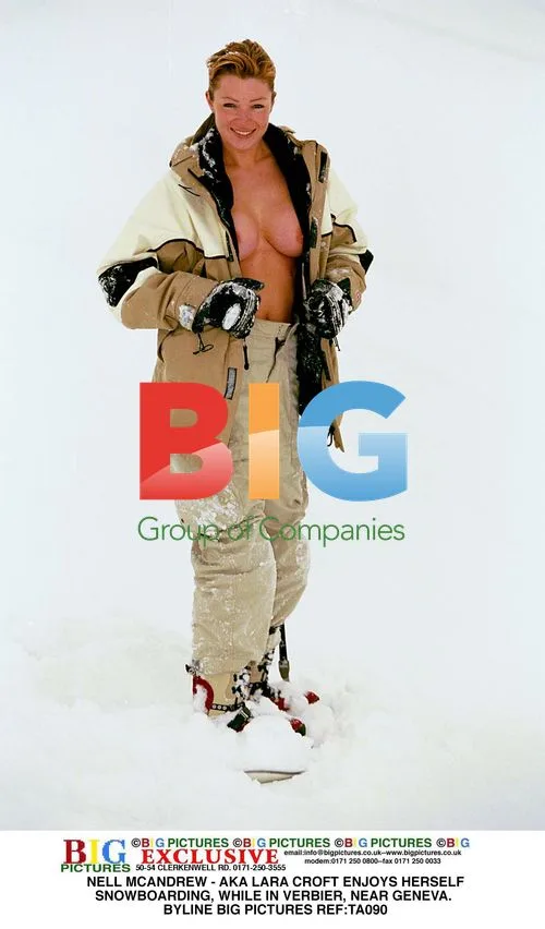 Nell McAndrew Snowboards in Verbier