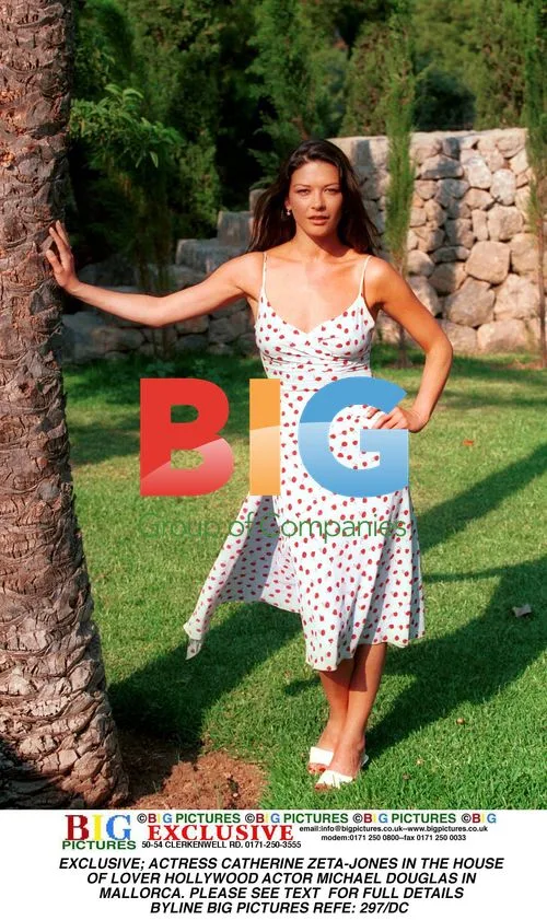 CATHERINE ZETA-JONES and MICHAEL DOUGLAS in Mallorca