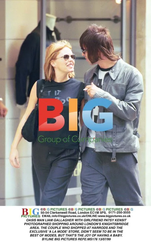 Liam Gallagher and Patsy Kensit Shopping