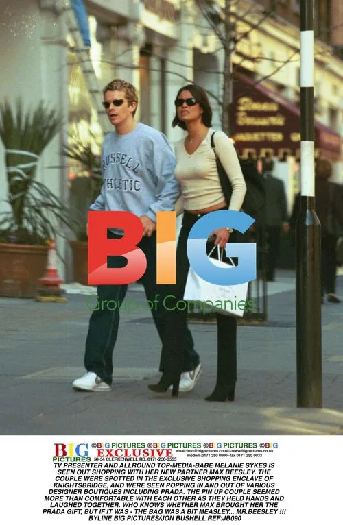 Melanie Sykes and Max Beesley Shopping