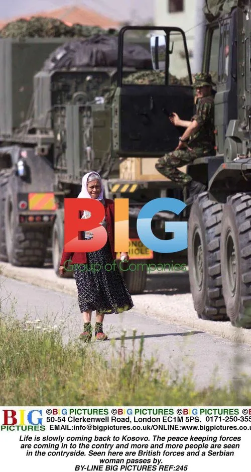 British forces enter Kosovo