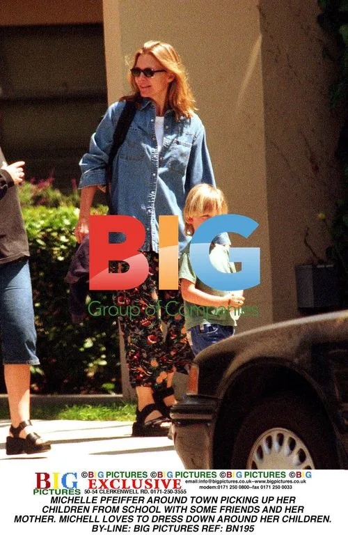 MICHELLE PFEIFFER PICKS UP KIDS WITH FRIENDS
