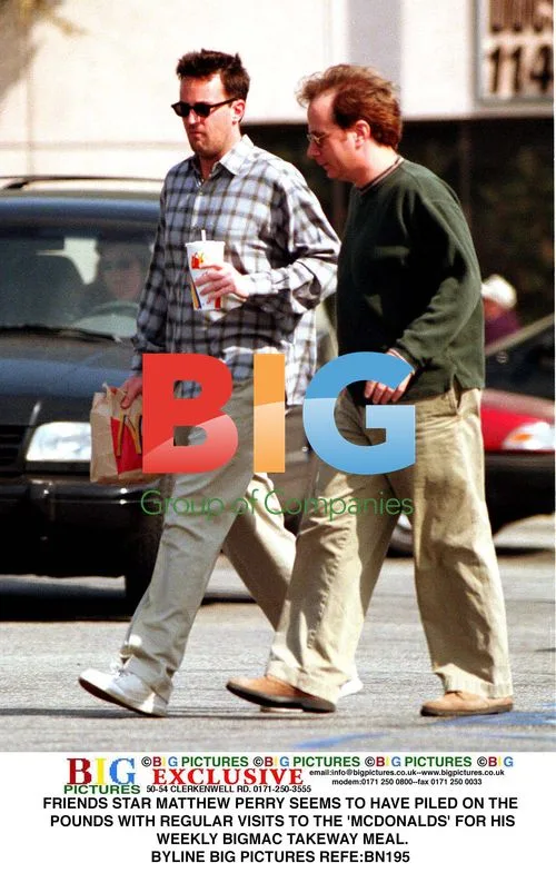 FRIENDS Star Matthew Perry Visits McDonald's