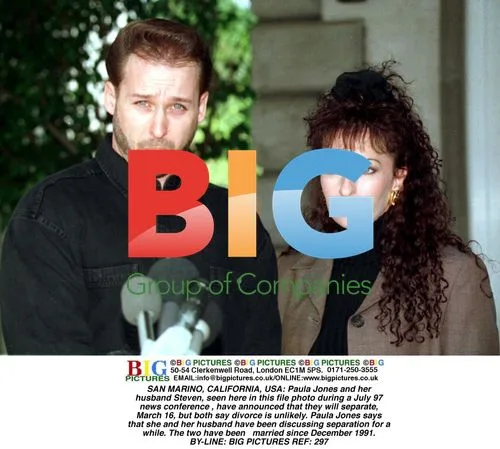 Paula Jones and husband announce separation