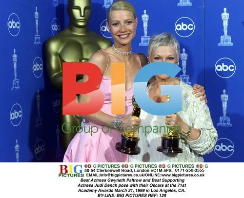 Gwyneth Paltrow and Judi Dench at 71st Oscars