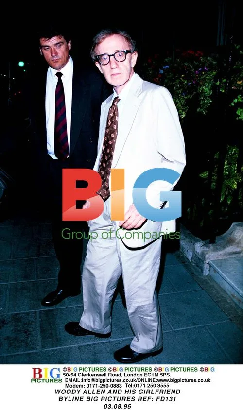 WOODY ALLEN AND HIS GIRLFRIEND