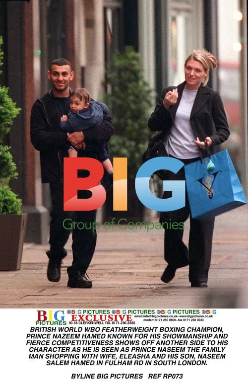 Prince Naseem Hamed shops with family