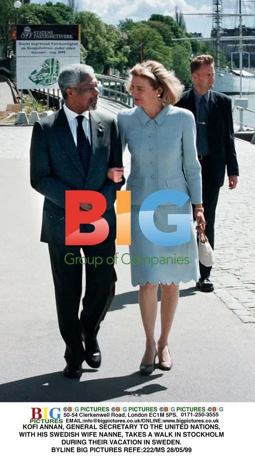 Kofi Annan and Wife Nanne Take Walk in Stockholm