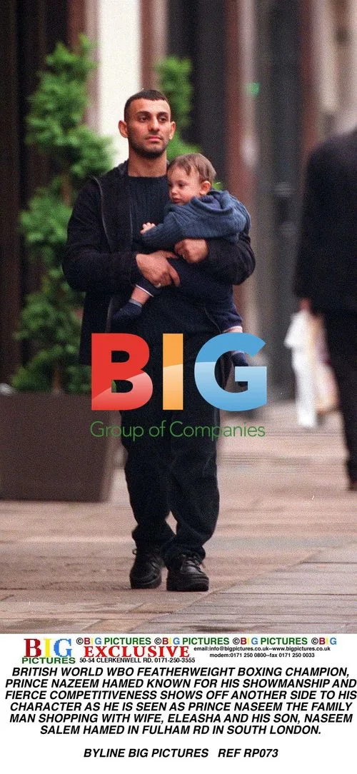 Prince Naseem Hamed, Wife and Son Shopping