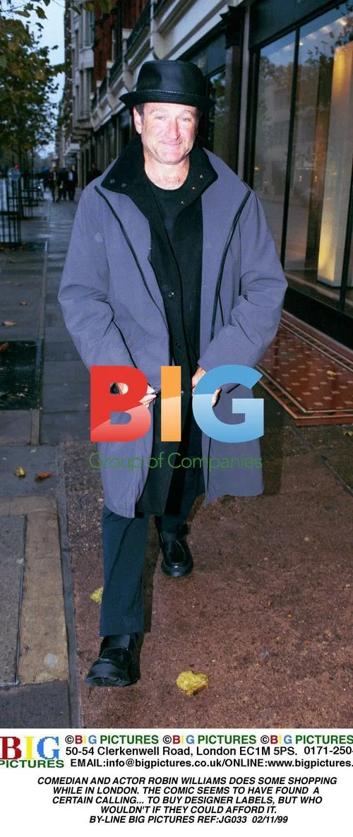 Robin Williams Shopping in London