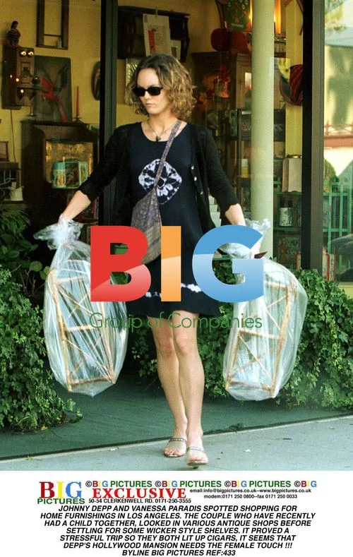JOHNNY DEPP AND VANESSA PARADIS SHOP IN LA