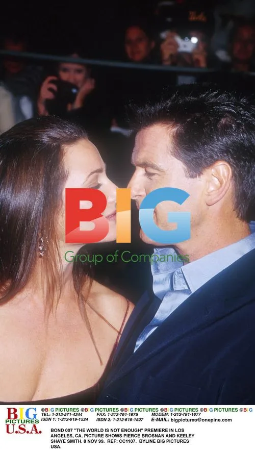 BOND 007 "THE WORLD IS NOT ENOUGH" LA PREMIERE