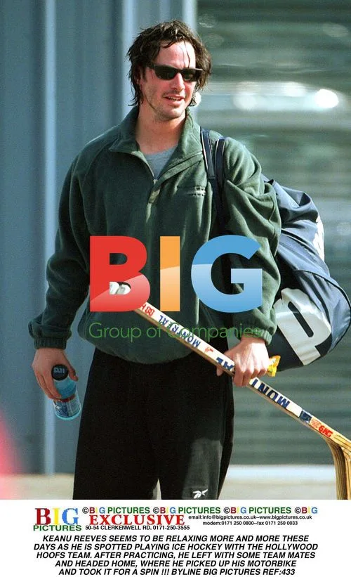 Keanu Reeves Relaxes Playing Ice Hockey