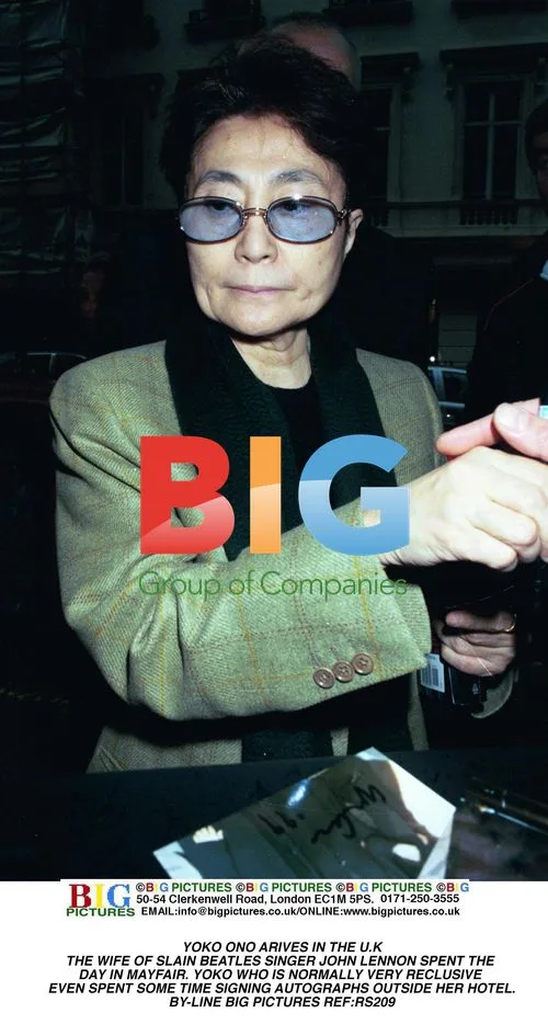 Yoko Ono Spotted Signing Autographs in Mayfair
