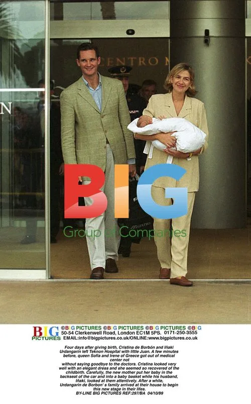 Cristina de Borbn and Iaki Urdangarin leave hospital with newborn