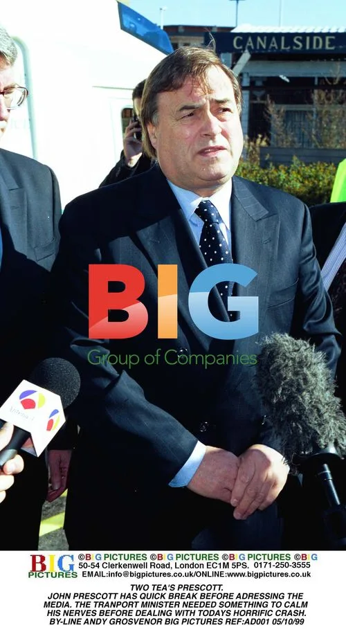John Prescott Takes Tea Break Before Addressing Media