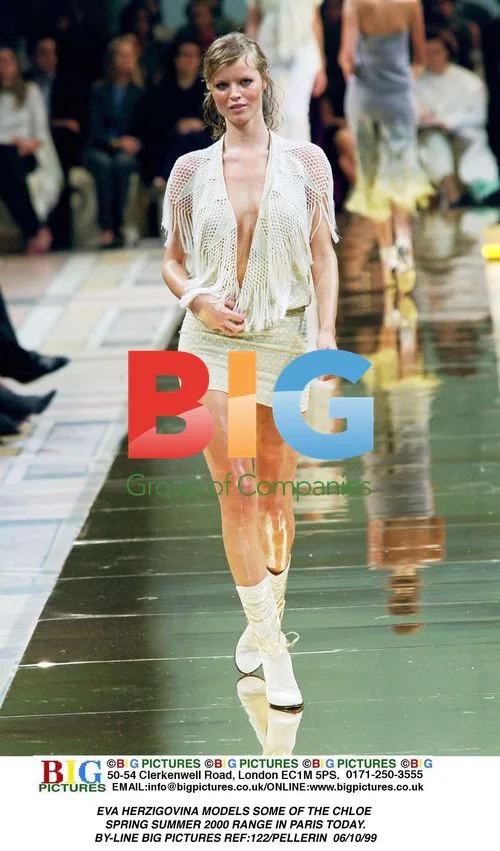 Eva Herzigovina models Chloe Spring Summer 2000 in Paris