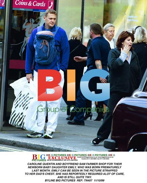 Caroline Quentin and boyfriend shop for newborn