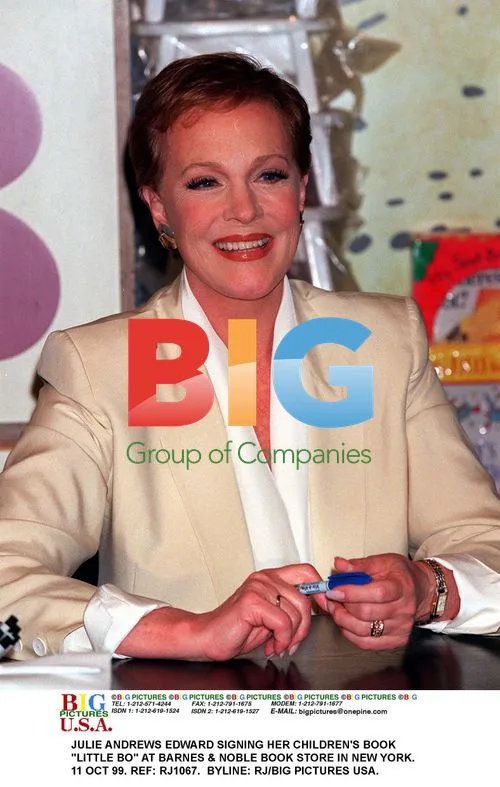 JULIE ANDREWS Signing Children's Book in NYC