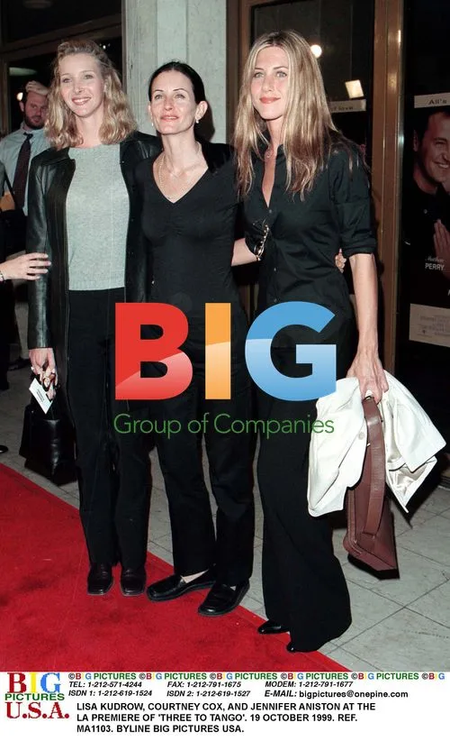 LISA KUDROW, COURTNEY COX, JENNIFER ANISTON at 'THREE TO TANGO' LA Premiere