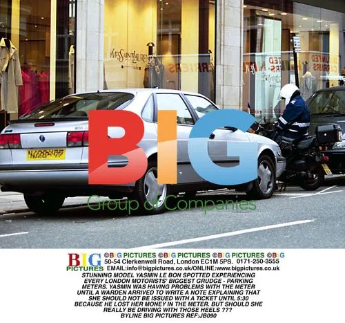 Yasmin Le Bon Struggles with Parking Meter