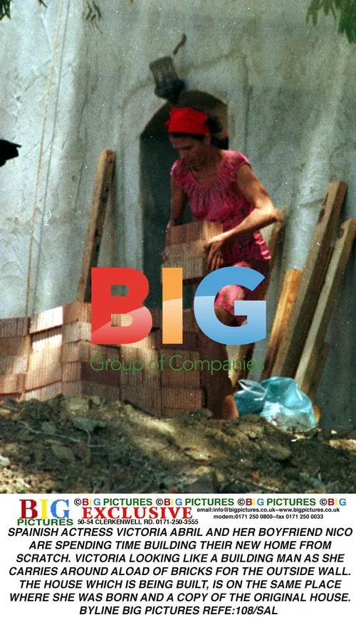 Victoria Abril and Boyfriend Building New Home