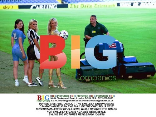 Chelsea Groundsman Catches Glimpse of Players