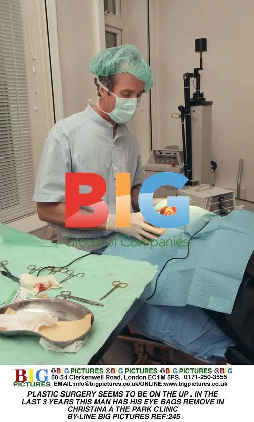 Celebrity Undergoes Eye Bag Removal
