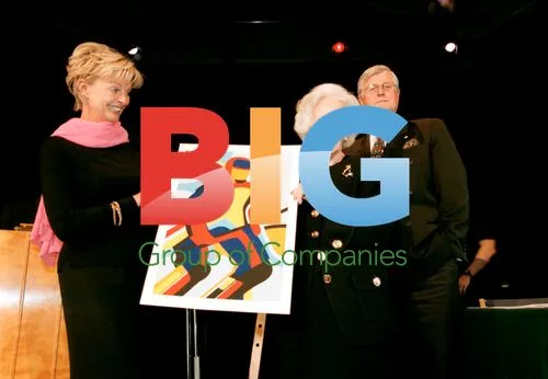 Princess Lilian buys painting for Prince Carl-Philip