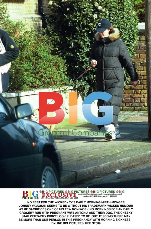Johnny Vaughan Runs Errands with Pregnant Wife
