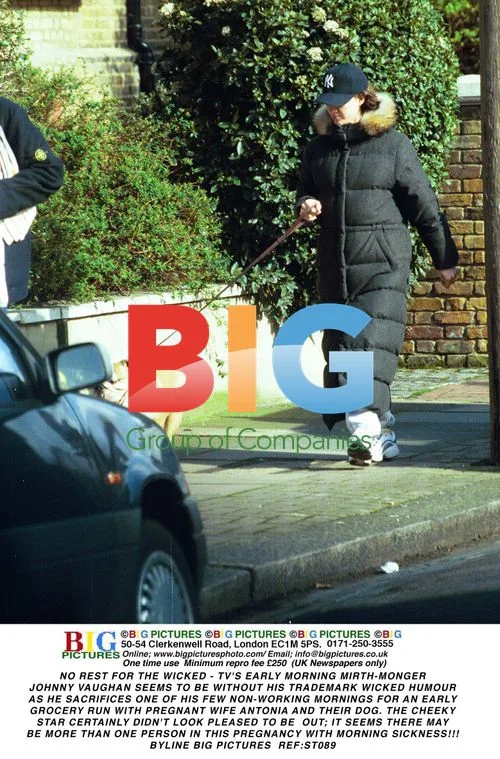 Johnny Vaughan on early morning grocery run