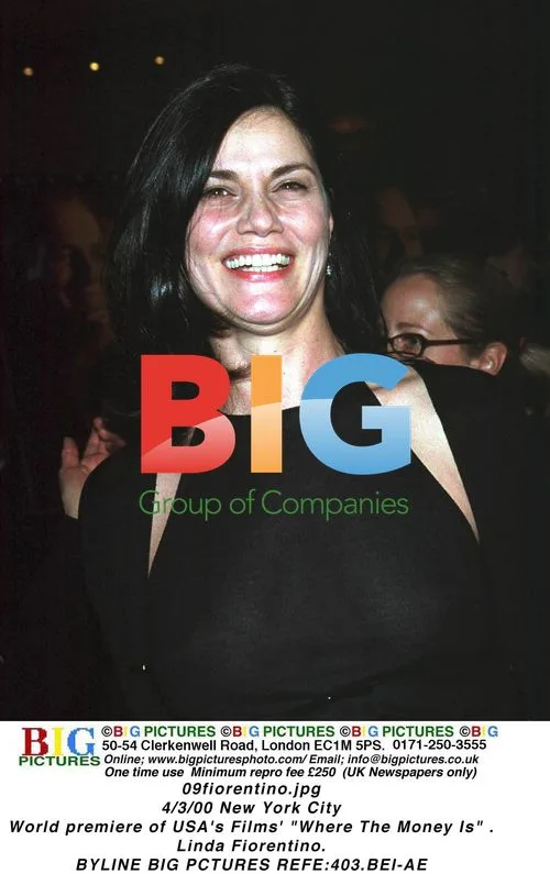 Linda Fiorentino at "Where The Money Is" premiere