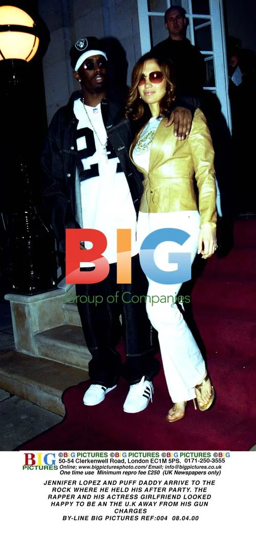 JENNIFER LOPEZ AND PUFF DADDY ARRIVE TO PARTY