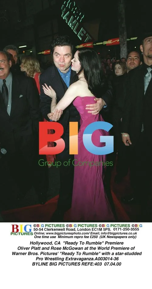 Oliver Platt and Rose McGowan at "Ready To Rumble" Premiere