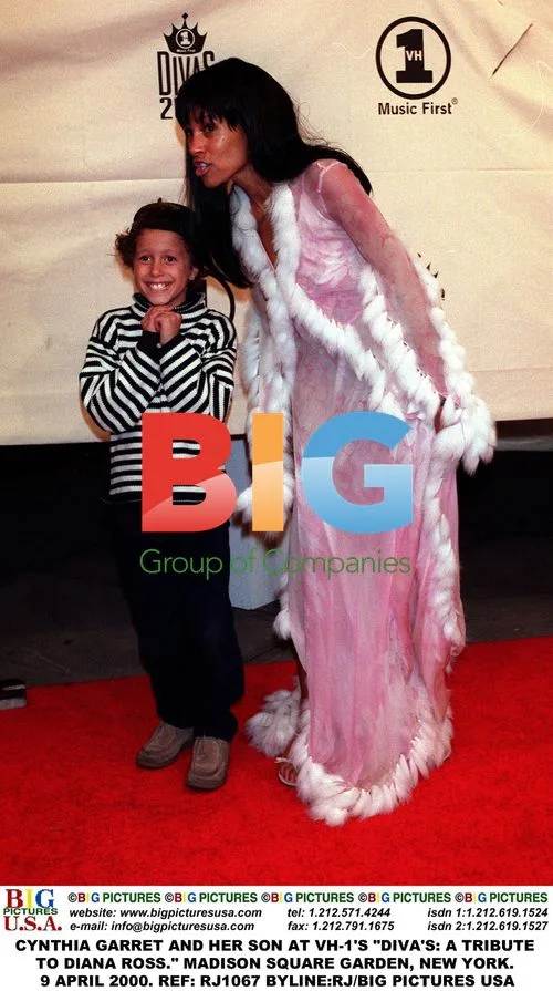 Cynthia Garret and son at VH-1 "Diva's" event