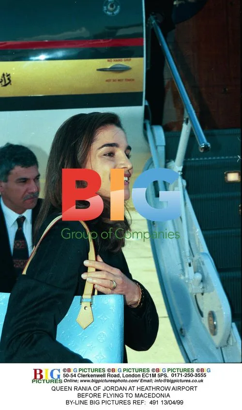 Queen Rania at Heathrow before Macedonia trip