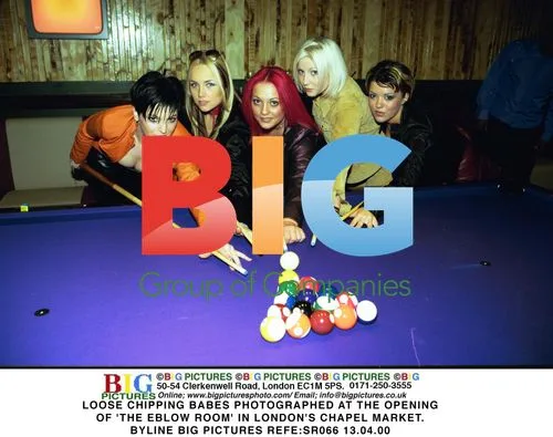 LOOSE CHIPPING BABES AT 'THE EBLOW ROOM'