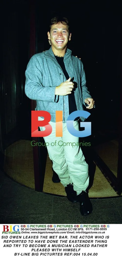 Sid Owen Leaving Met Bar