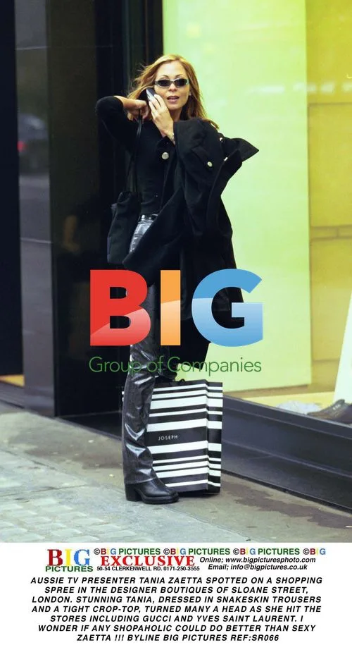 Aussie TV Presenter Tania Zaetta Shopping