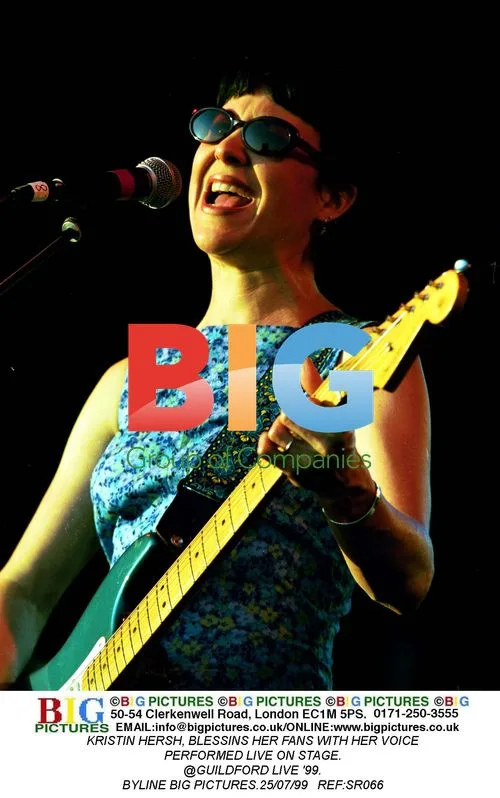 Kristin Hersh sings live at Guildford Live '99