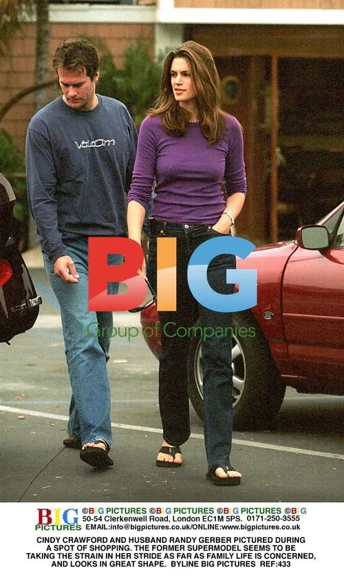 Cindy Crawford and husband spotted shopping